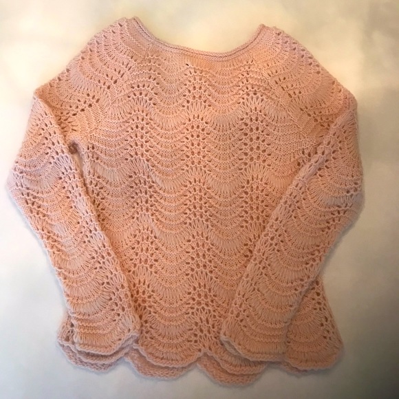 American Eagle Outfitters Soft Pink Knit Sweater in Wavy Scallop Pattern - Picture 2 of 6